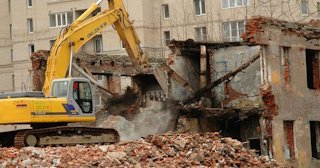 Демонтаж фасада в Советской Гавани: цены за м2 от 369 рублей | Сварной-Свс