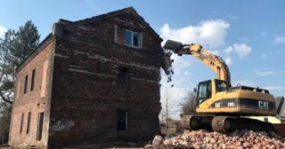 Демонтаж кирпичного дома Советская Гавань, цена от 2998 руб.