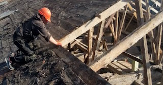 Профессиональный демонтаж стропильной системы от Сварной-Свс в Советской Гавани от 579 рублей.
